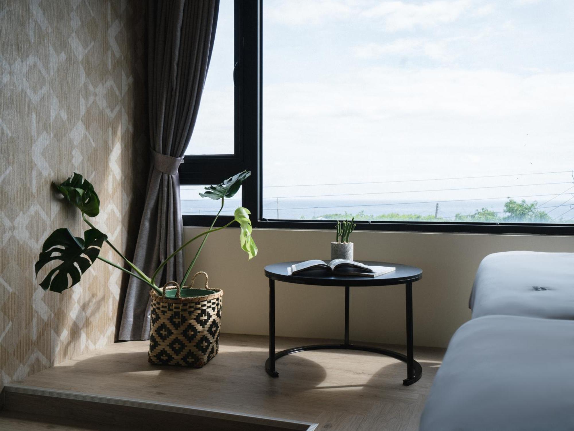 琉球茶室 現代館 Bed & Breakfast Xiaoliuqiu Exterior photo