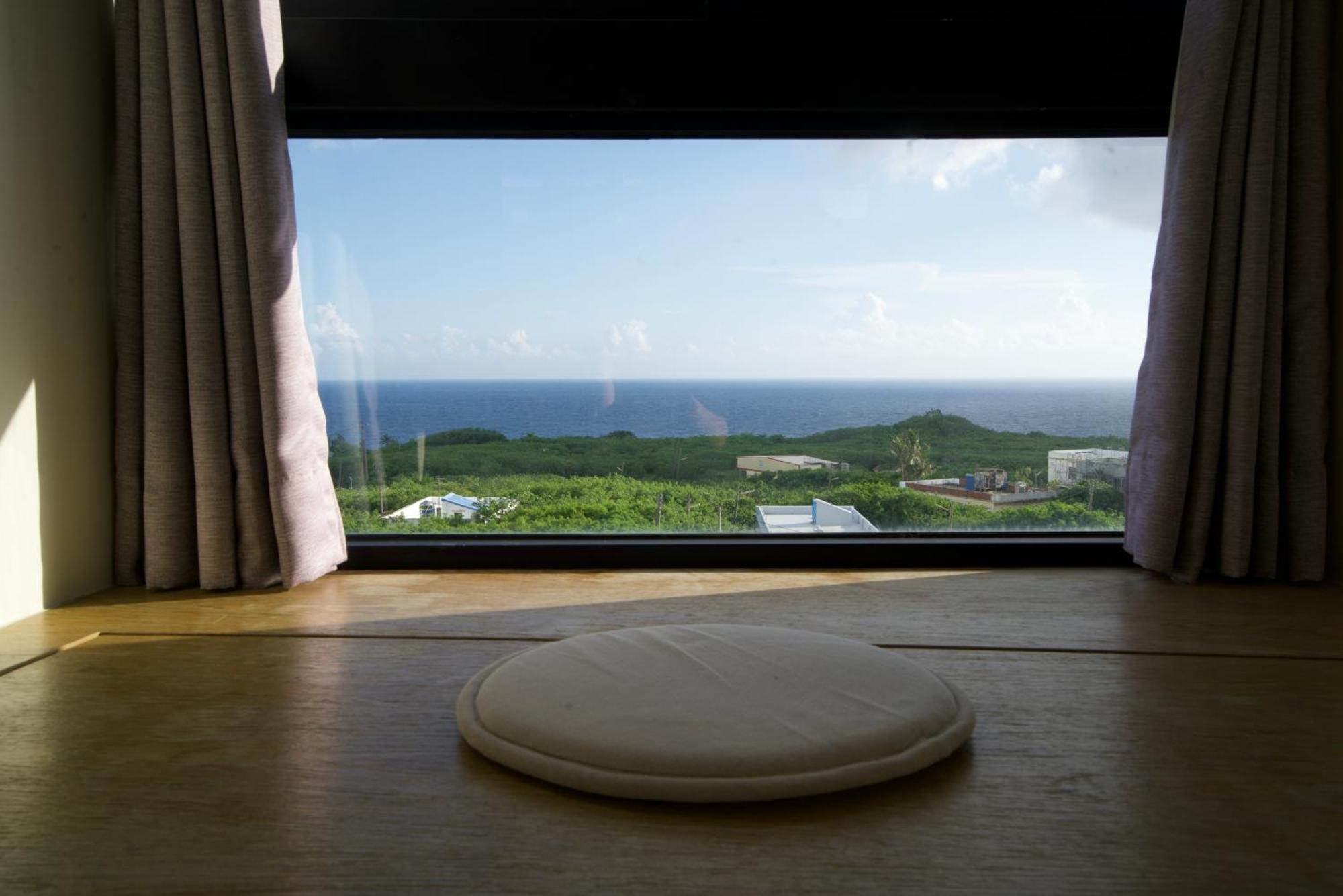 琉球茶室 現代館 Bed & Breakfast Xiaoliuqiu Exterior photo